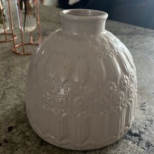 Khaki patterned Anthropologie vase